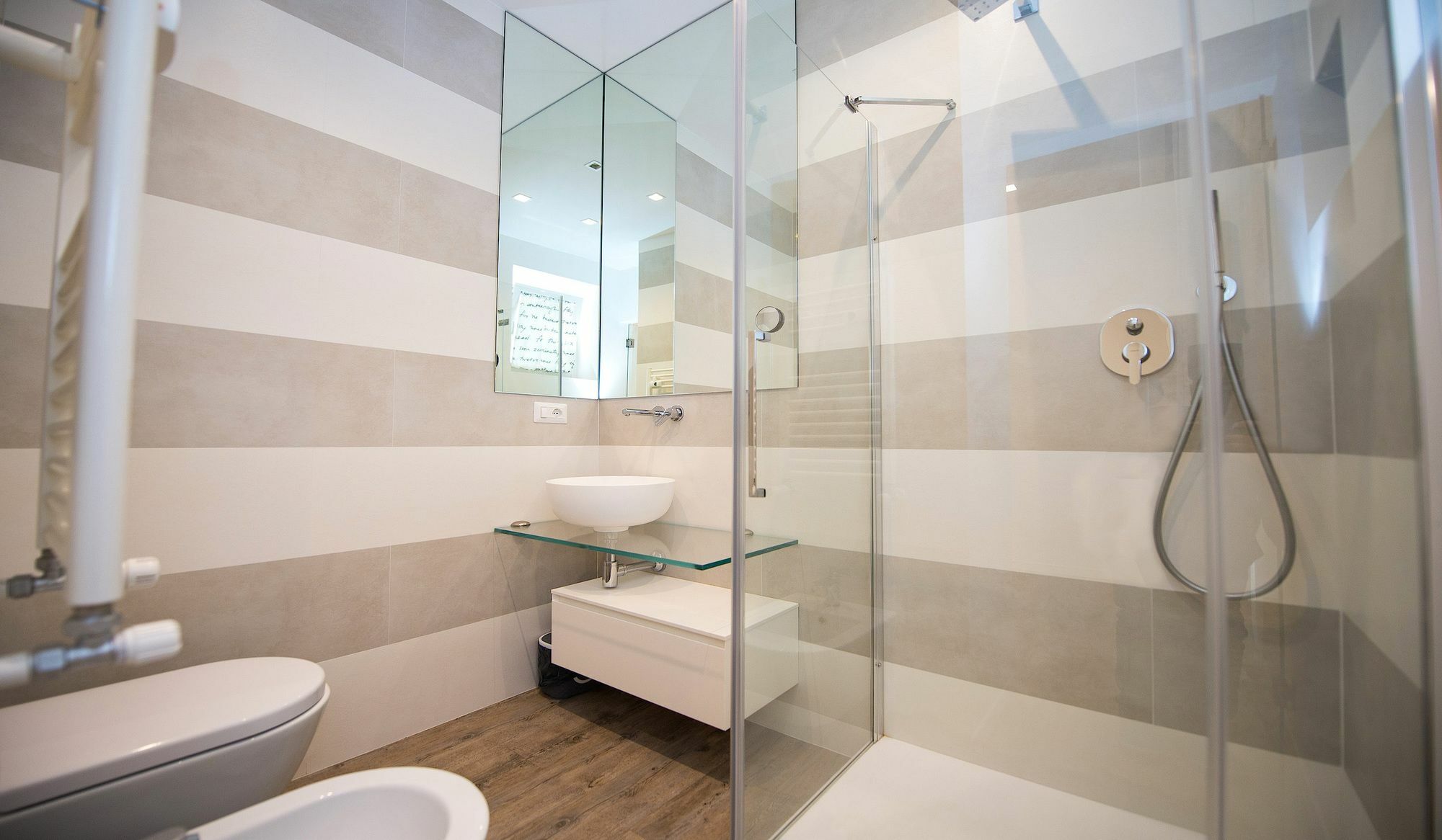 Vatican Kalasa Suite & Deluxe โรม ภายนอก รูปภาพ
