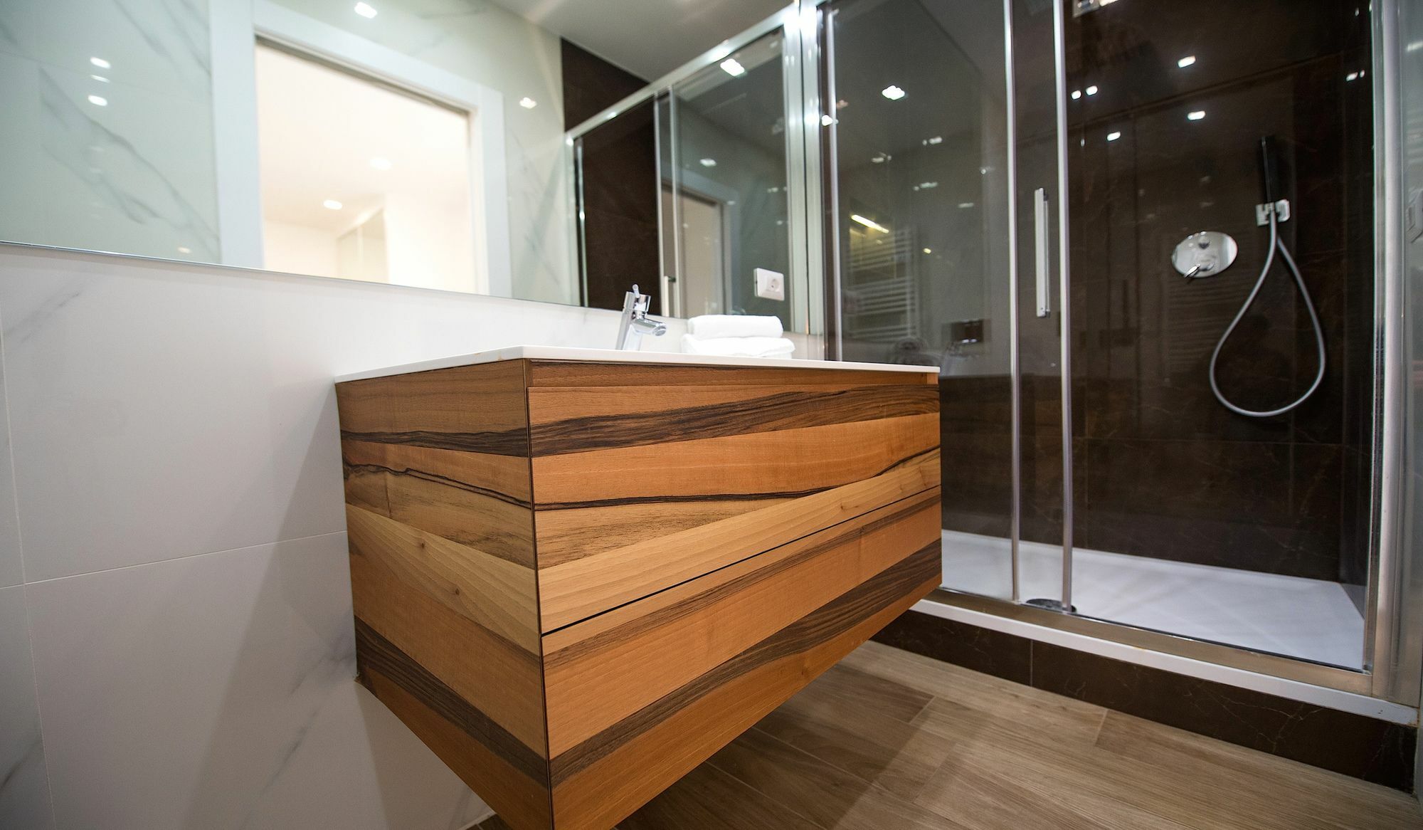 Vatican Kalasa Suite & Deluxe โรม ภายนอก รูปภาพ
